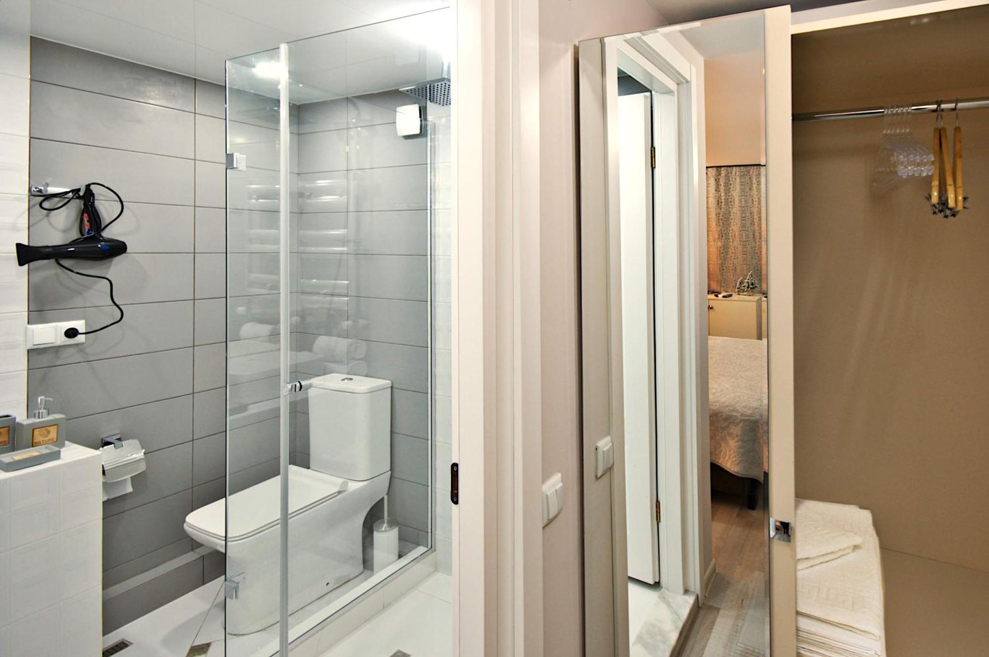 Sakhli At Chavchavadze Ave 15 Hotel Tbilisi Room photo