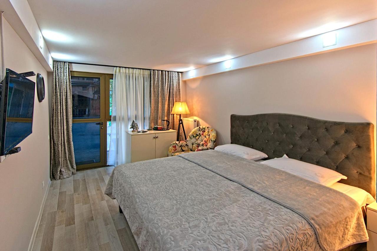 Sakhli At Chavchavadze Ave 15 Hotel Tbilisi Exterior photo