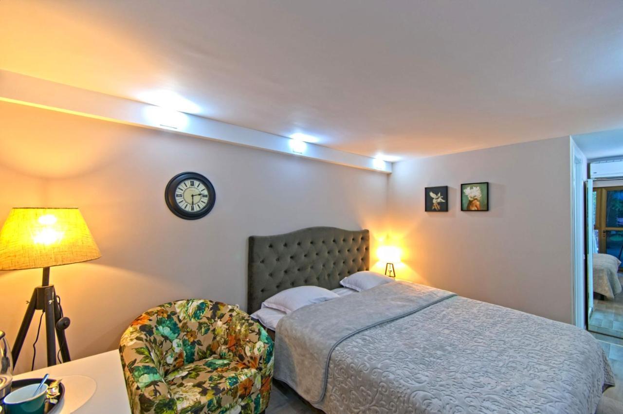 Sakhli At Chavchavadze Ave 15 Hotel Tbilisi Exterior photo