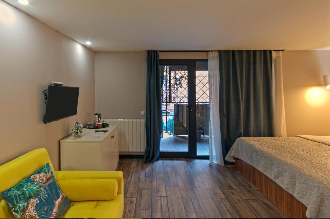 Sakhli At Chavchavadze Ave 15 Hotel Tbilisi Exterior photo