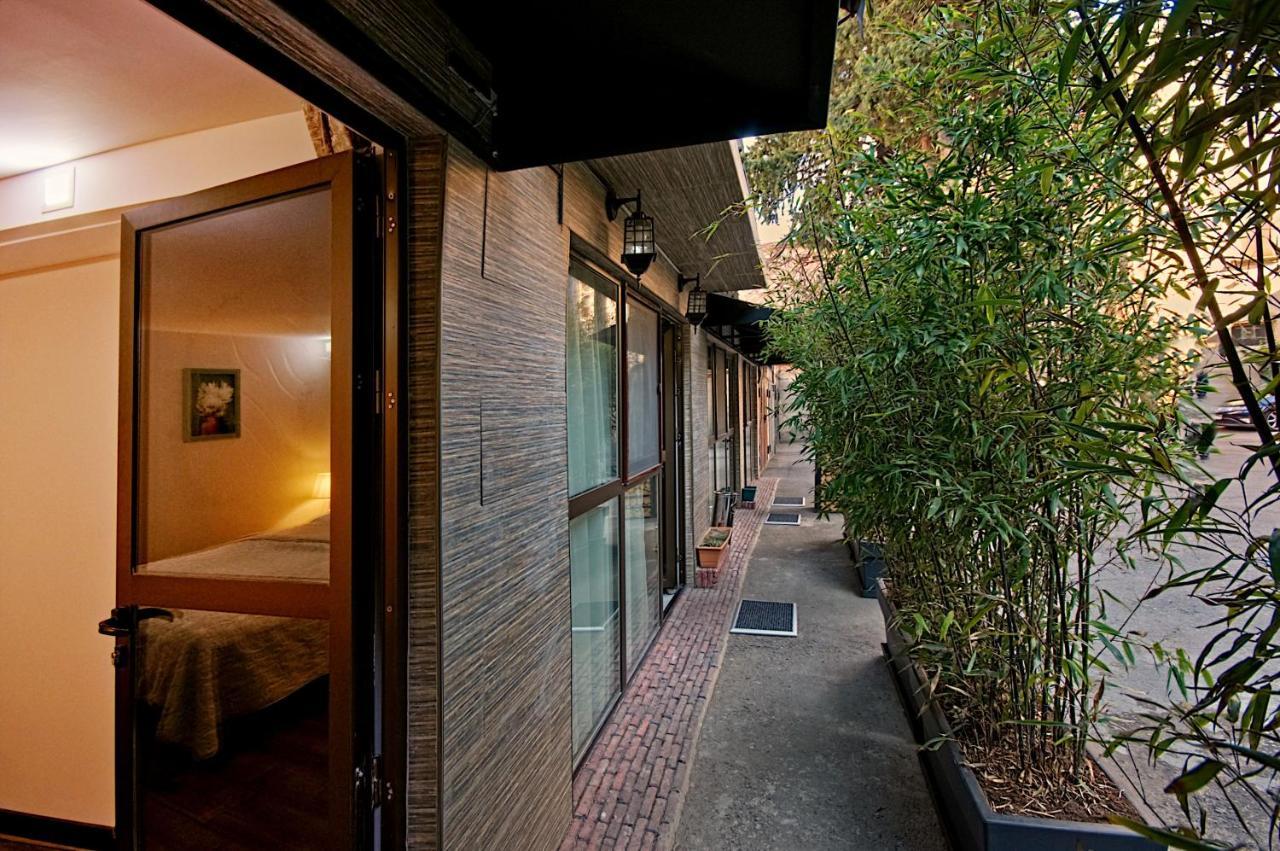 Sakhli At Chavchavadze Ave 15 Hotel Tbilisi Exterior photo